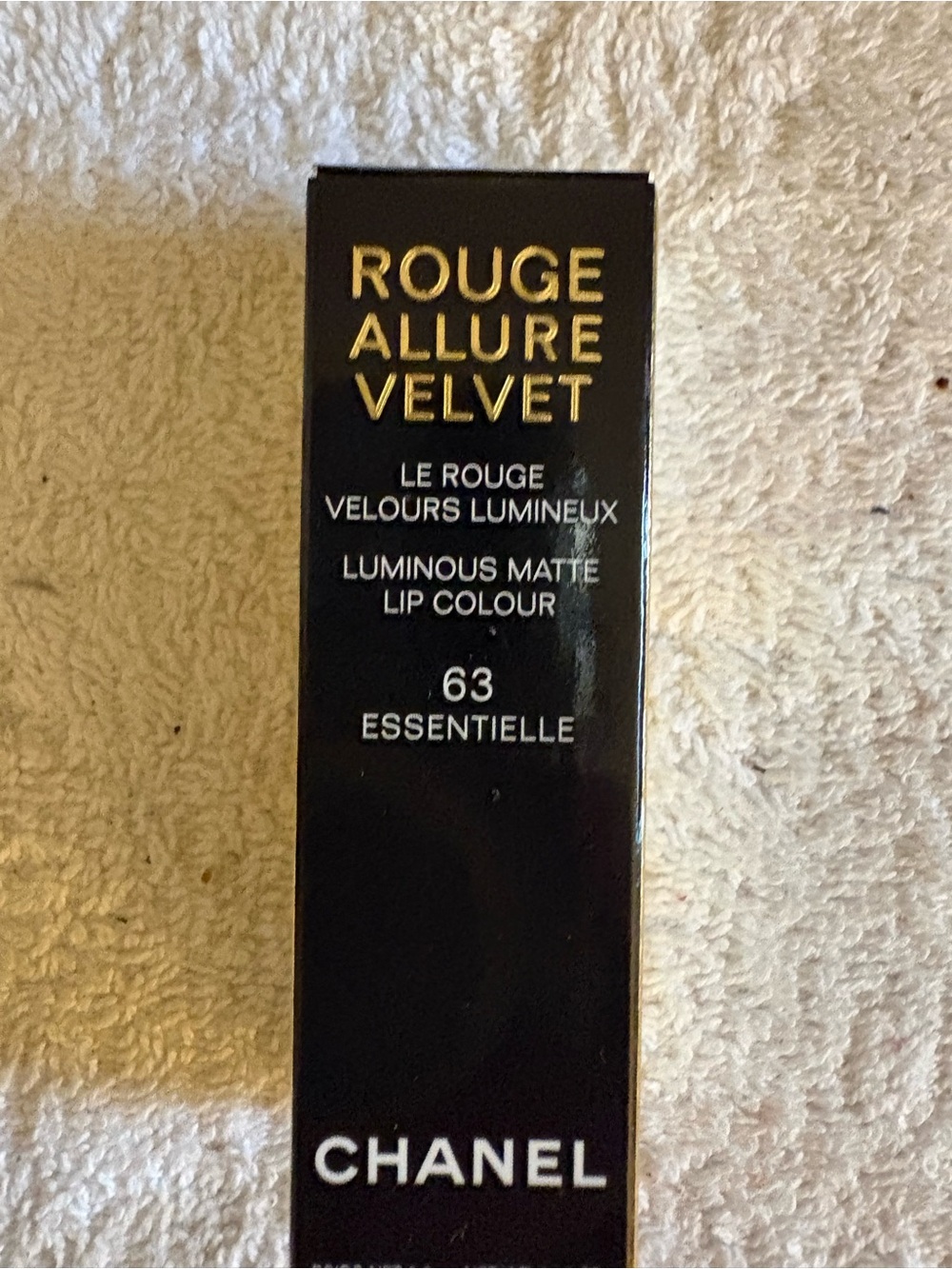 Rouge Allure velvet Lipstick- 63 Essentielle